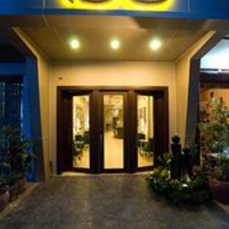 Riverview Cambodia Boutique Hotel พนมเปญ ภายนอก รูปภาพ