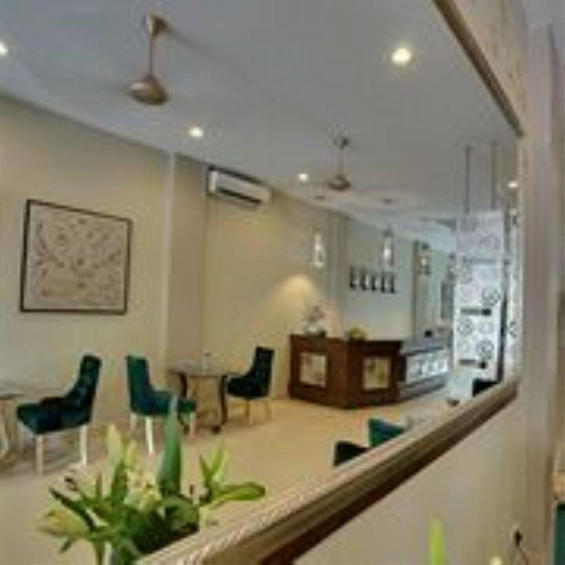Riverview Cambodia Boutique Hotel พนมเปญ ภายนอก รูปภาพ